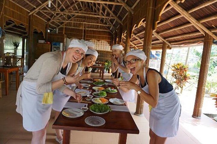 Advanced Cooking Class and Market Tour in Hoi An Ancient Town