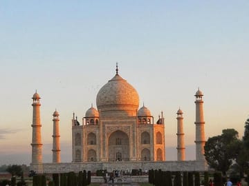 Private Sunrise Tour of the Taj Mahal from New Delhi