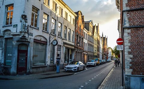 Private 12-Hour Bruges Day Trip from Amsterdam