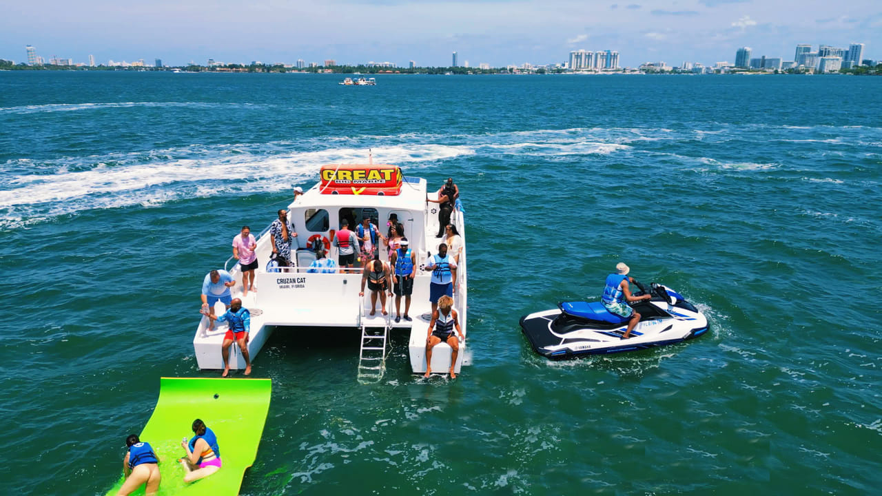 Miami Ultimate Water Experience: Jet Skis, Tubing, Open Bar & Celebrity Mansions Cruise by Big Dave 2
