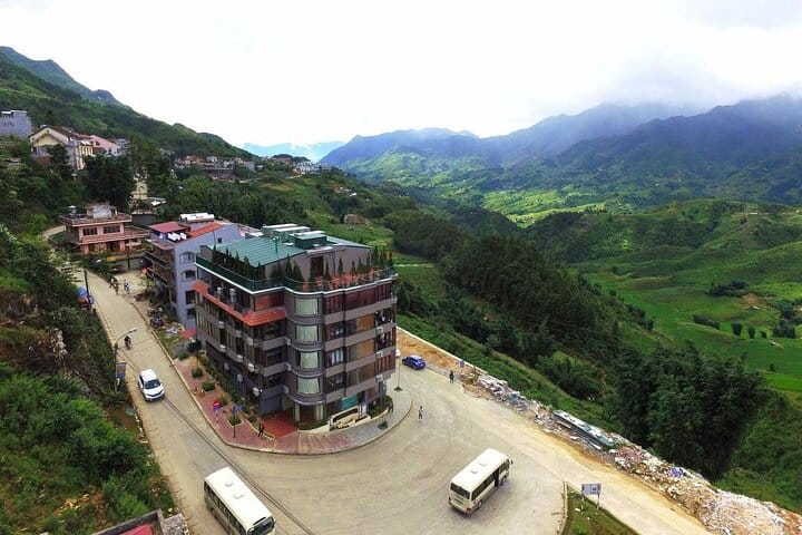 Sapa Trekking 2 Days Tour with Overnight in Hotel By Cabin Bus