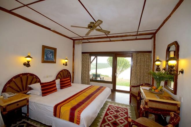 12-Day Super Luxury Wildlife Tour in Entebbe Uganda photo 5