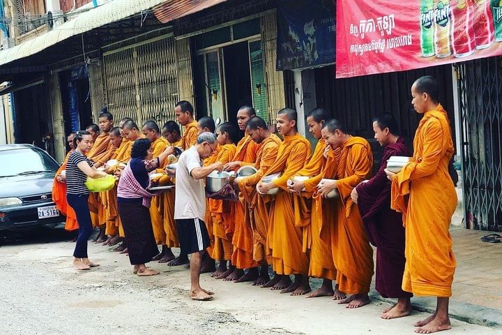 Half day morning bicycle tour to Explore local livelihood and test local snacks