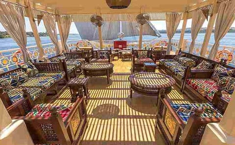 VIP Dahabyia Nile Cruise from Luxor to Aswan - 5 Days