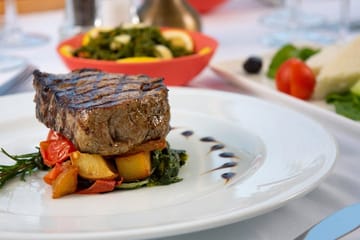 Alanya Seafront Dinner Experience at a Beachside Restaurant