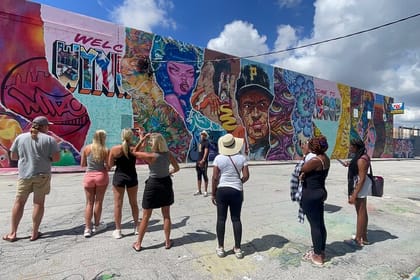 Small group Miami City Tour–Discover Miami like a VIP (14pax)