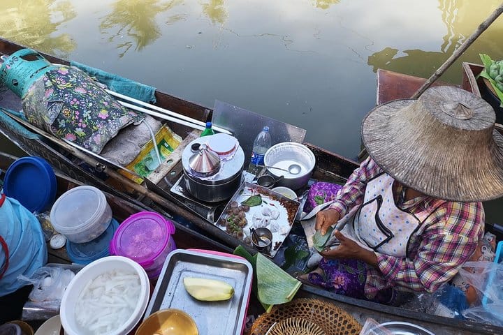 Thaka Floating Market: Thailand’s Most Authentic Experience 8