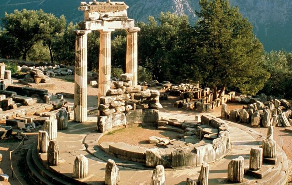 Private Day Trip in Delphi and Arachova from Athens