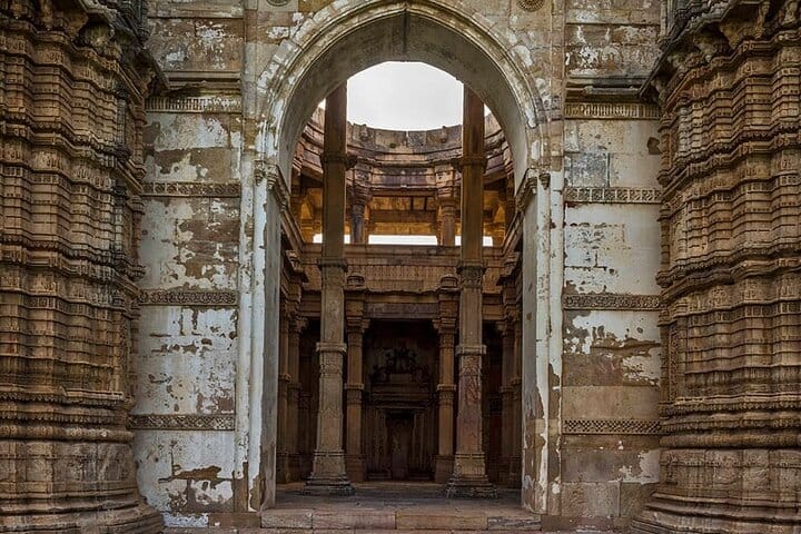 Aurangabad to Vadodara: Explore the Man-made Wonder of India