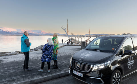 Private 4-Hour Airport Transfer and City Tour in Reykjavík