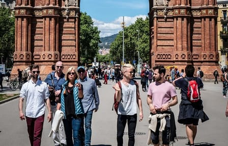 Photography Session at Arc de Triomf in Barcelona