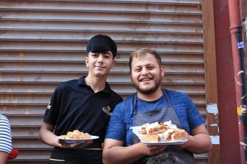 Culinary Tour of Istanbul with Ferry Ride and Local Snacks