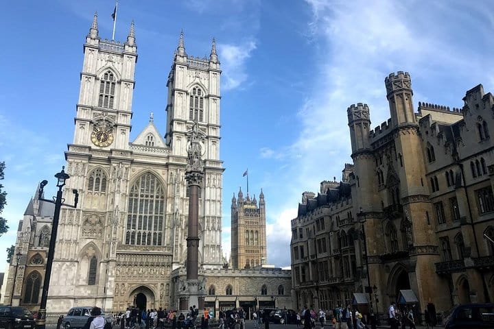 Half Day Traditional Private London Tour by Walking & Public Transportation 5