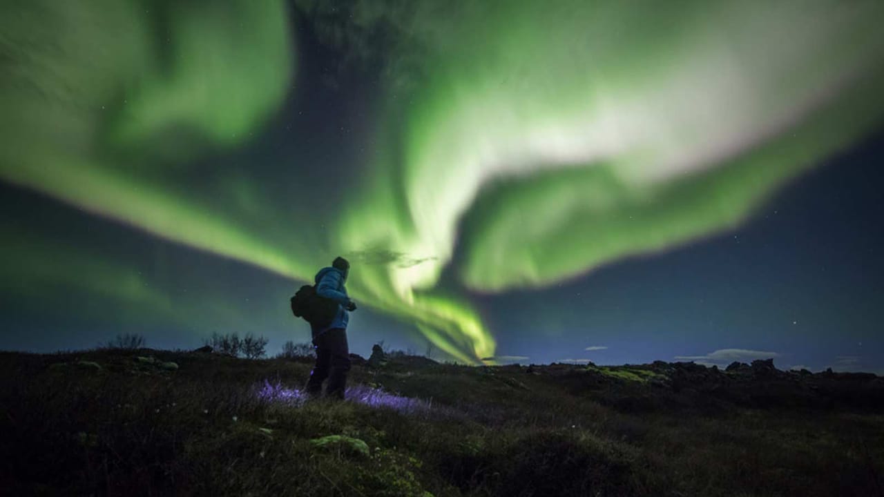 Private Winter Golden Circle Tour with Northern Lights 3