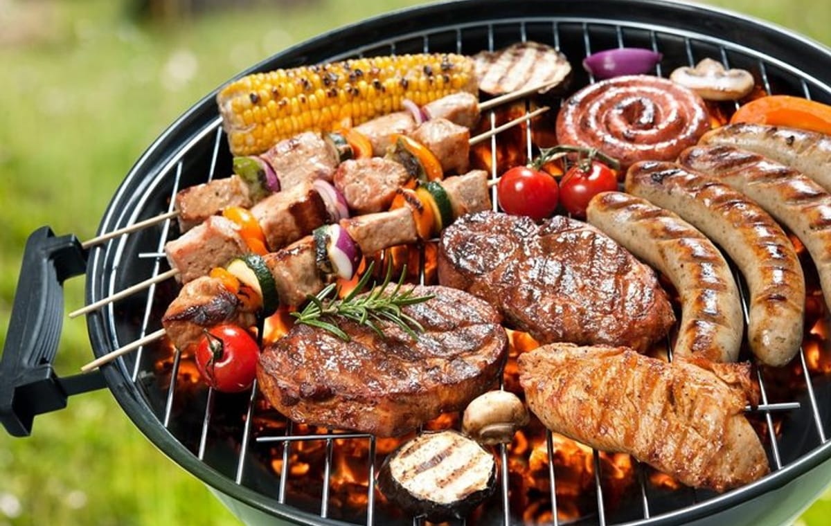 BBQ Dinner & Cat Dancers Experience at Safari Park Hotel