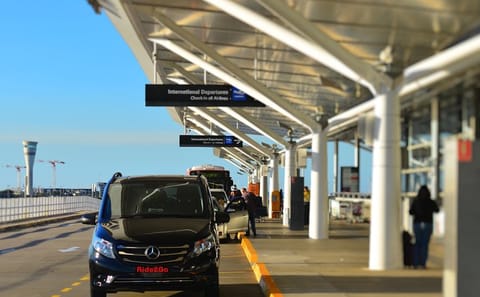 Airport to Kandy Private Transfer