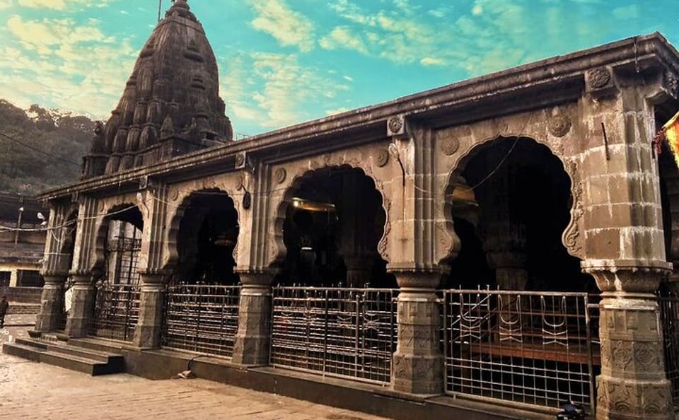 Ten-Day Tour of Jyotirlingas and Caves in Maharashtra