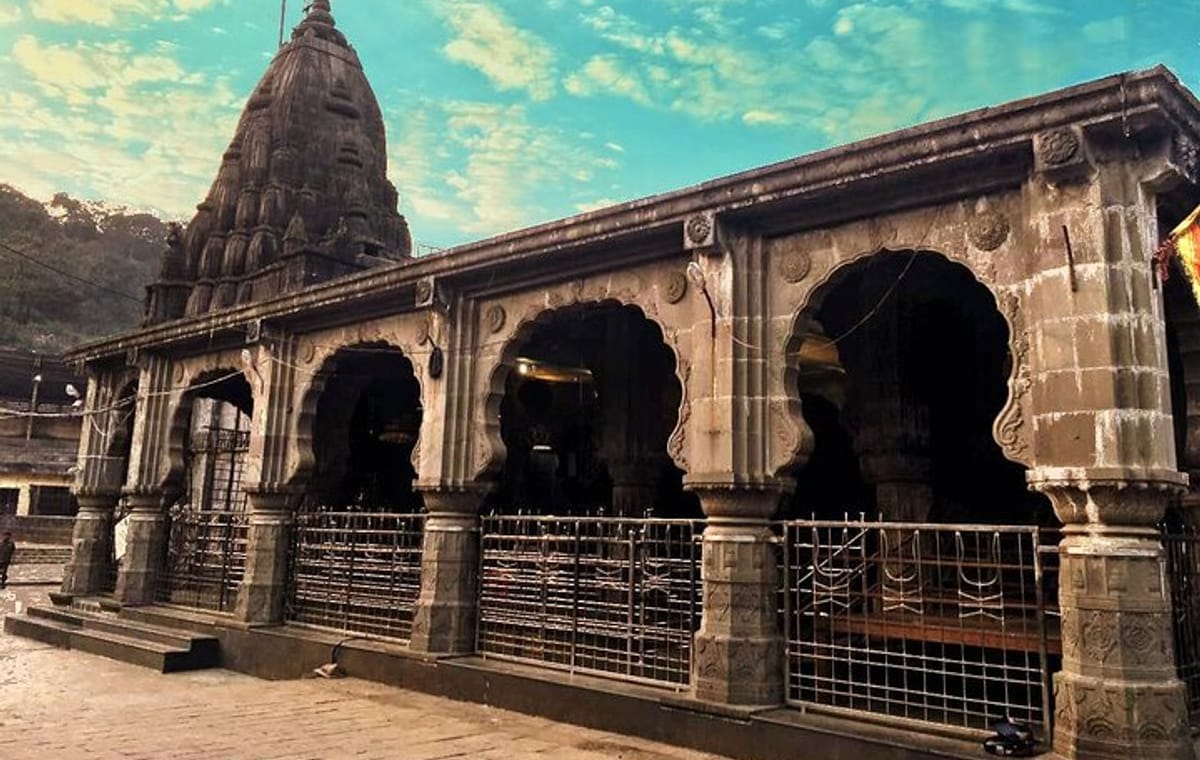 Three Jyotirlinga & Caves in Maharashtra