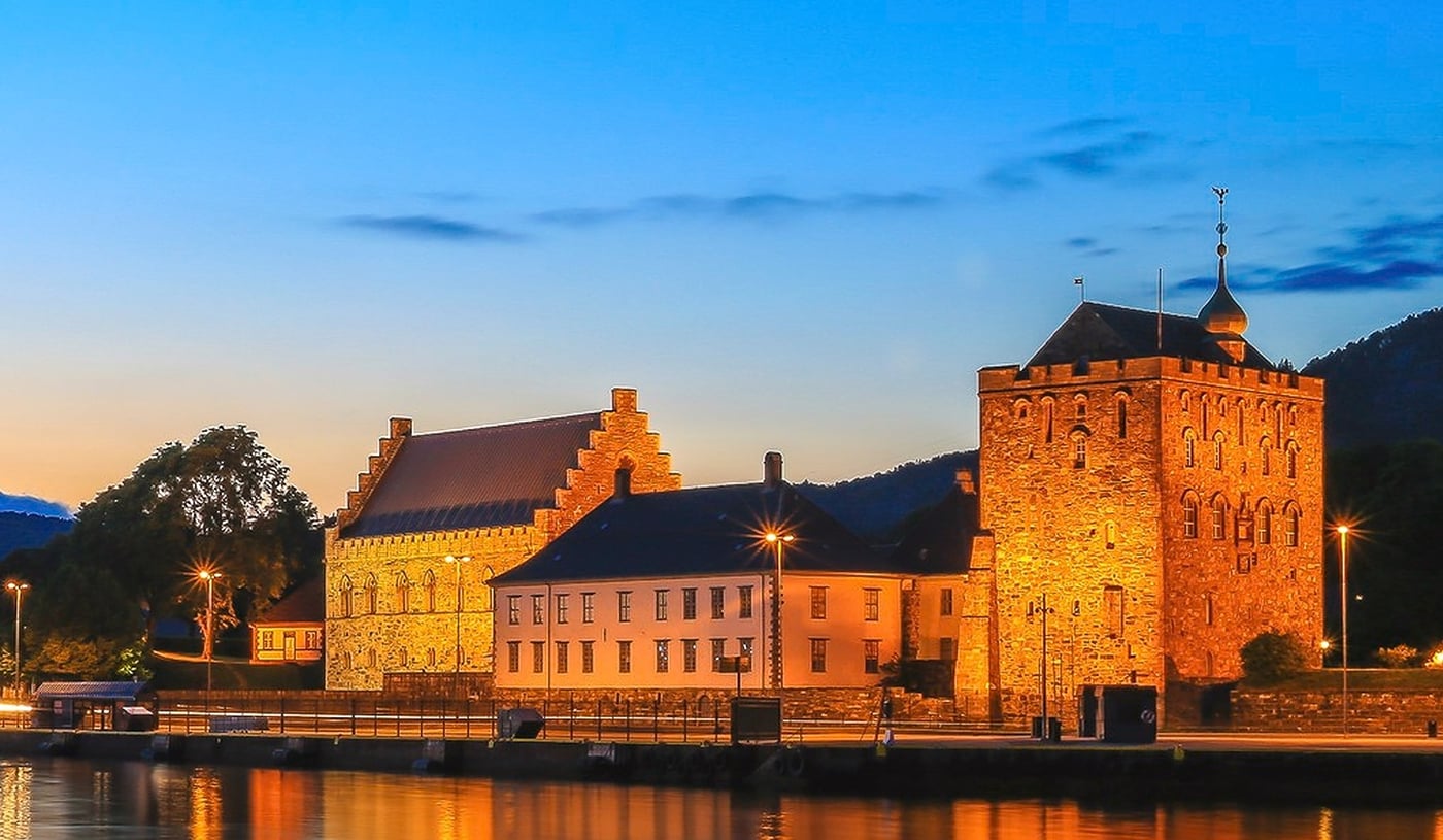 Bergenhus Fortress - Bergen City Sightseeing - Private Guided Tour