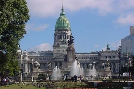 Buenos Aires City Tour: Explore Iconic Sights & Enjoy Lunch in Puerto Madero