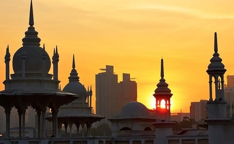 Kuala Lumpur Evening Tour with KL Tower and Fountain Show