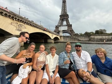 Private Tour, Luxury Eiffel Tower Lunch, Seine Cruise & Louvre