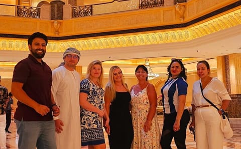 Cultural Tour of Sheikh Zayed Mosque and BAPS Temple in Abu Dhabi