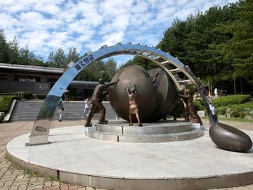 airport pickup, Seoul culture tour, Seoul first‑time visitors,Seoul private tour,hotel pickup, Seoul small group,family‑friendly Seoul,wheelchair accessible Seoul tour,N Seoul Tower,Custom itinerary
