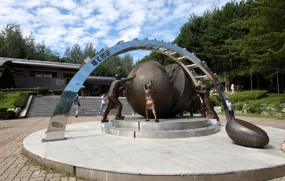 Customizable 9-Hour Private Car Tour in Seoul and Surroundings