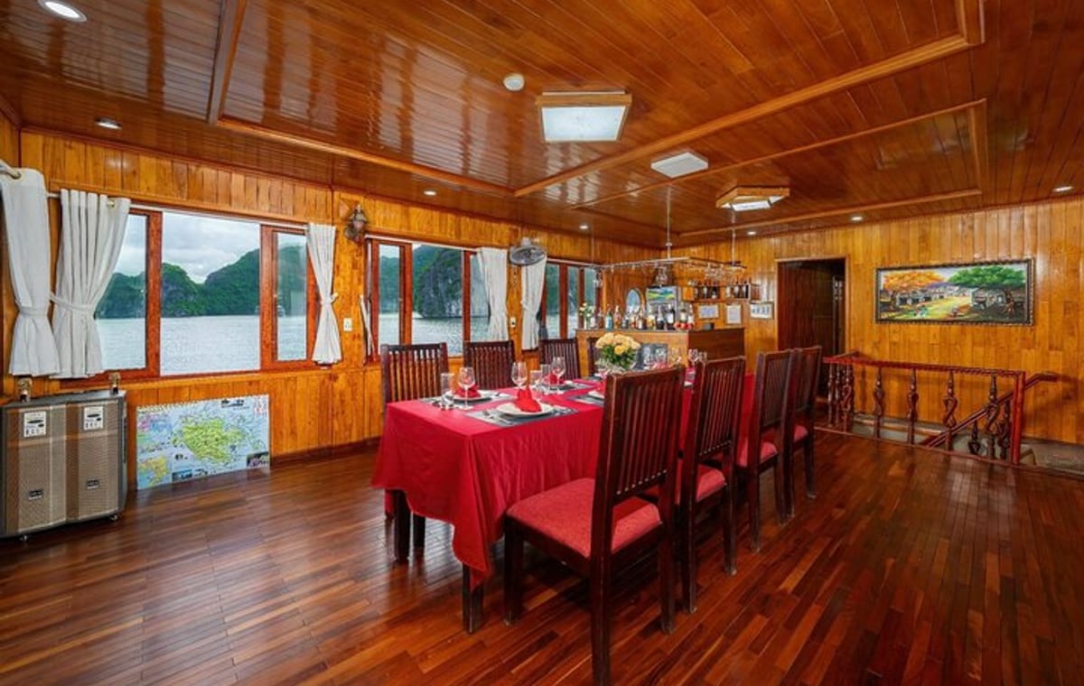 Day Tour In Cat Ba Vietnam Bike and Boat Ride