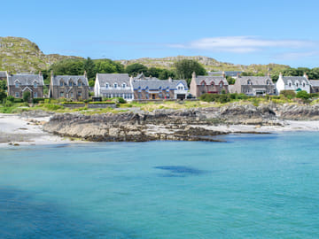 4 Day : Mull, Iona and Staffa Puffin Experience from Edinburgh (room with twin beds)