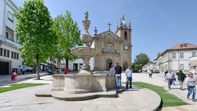 Private car transfer from Porto to Guimarães photo 4