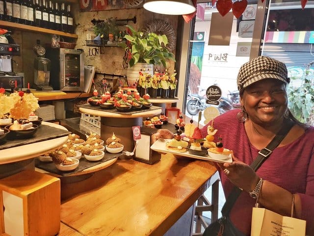The most complete Food &amp; Drink tasting tour of Barcelona in traditional taverns