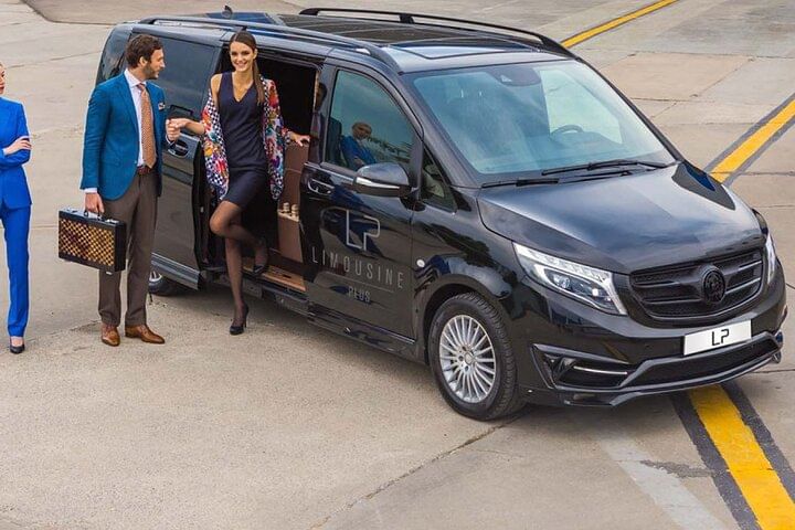 van Transfers from Athens Airport to Piraeus