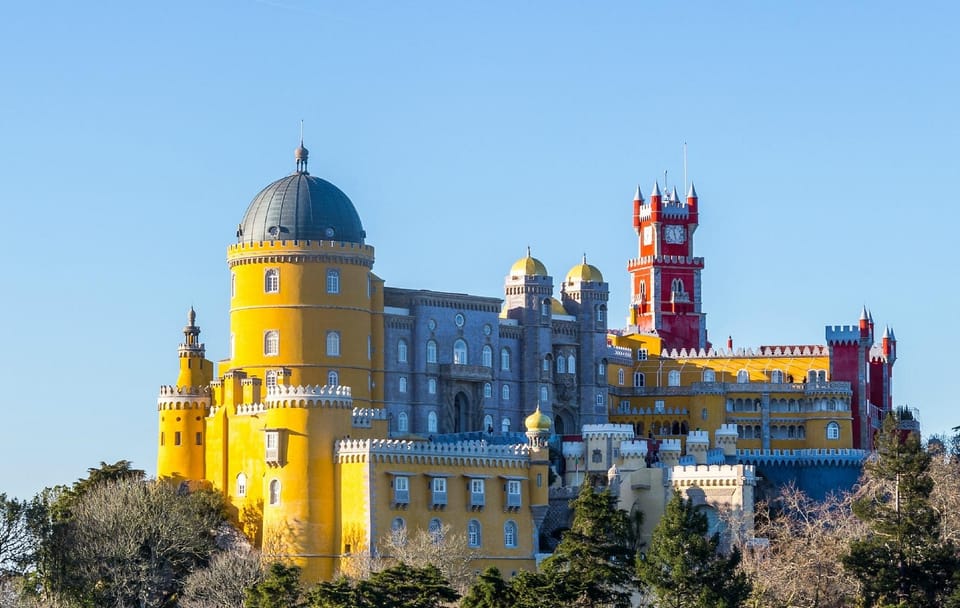 Private Full-Day Tour of Sintra's Pena Palace and Regaleira