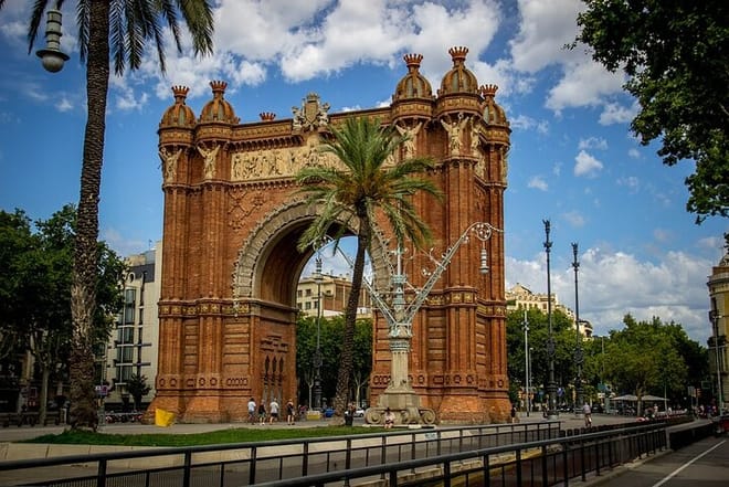 Private Airport Pickup & Scenic Tour of Barcelona