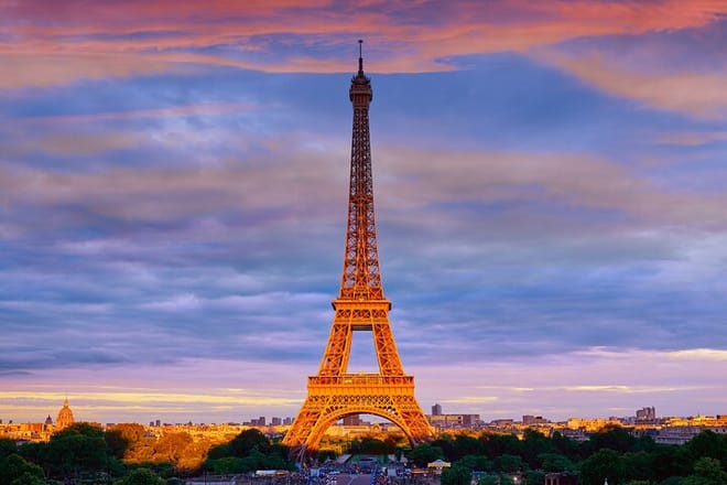 Private Eiffel Tower Reserved Access Tour: Summit or 2nd Floor