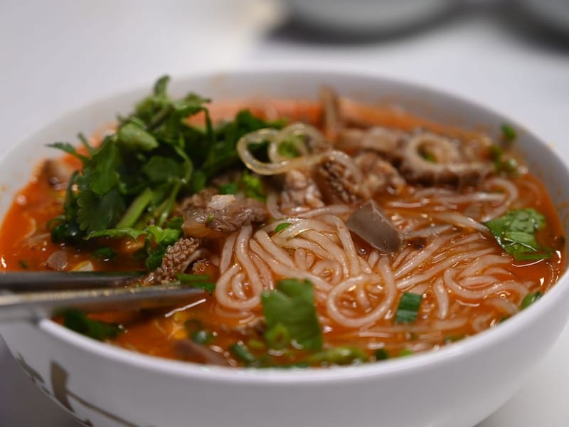 Nanjing Jinling Pastry and Duck Blood Vermicelli Experience with English Guide