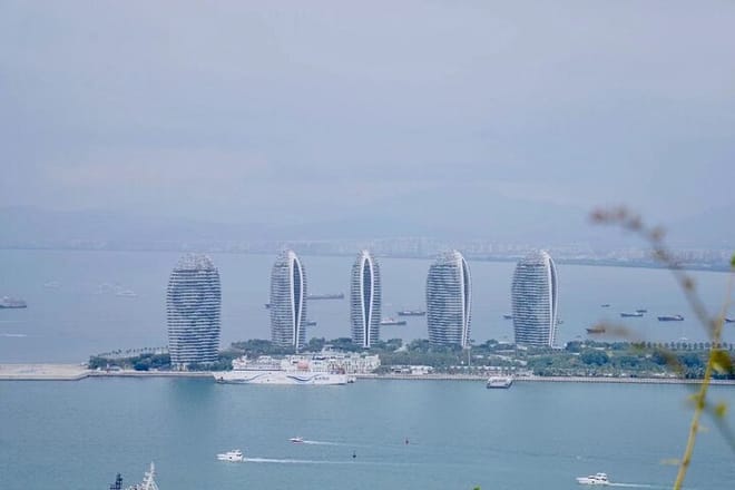 Private Day Tour in Sanya: Nanshan Cultural Tourism Zone and Luhuitou photo 2