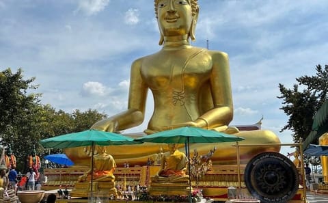 Shared Guided Small Group Tour to Pattaya City