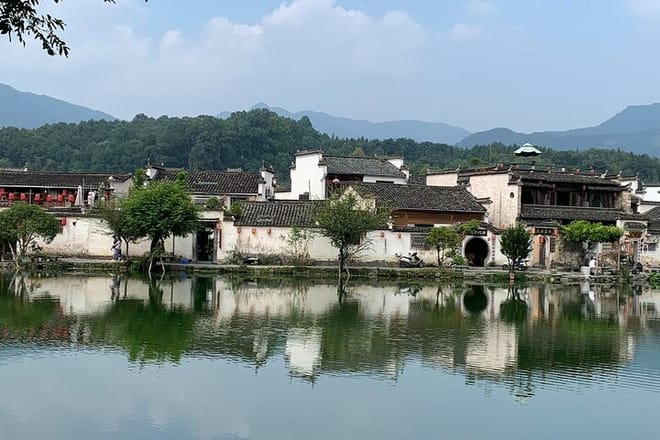 Full-Day Private Tour of Hongcun and Xidi Village with Pick Up photo 2