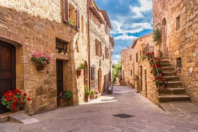 Medieval alley in Pienza
