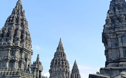 7-Day Java Adventure Tour: Bandung, Banyuwangi, Borobudur