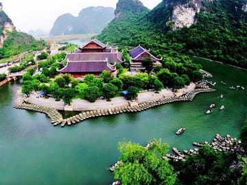 Bai Dinh Pagoda and Trang An Tour from Hanoi