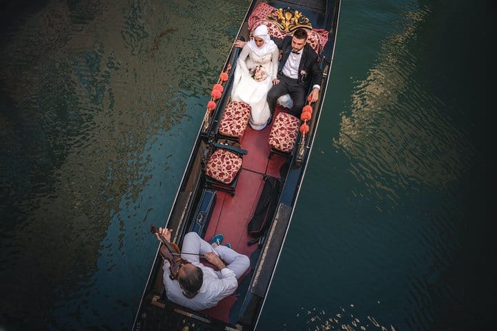 Gondola Ride with violinist and champagne 5