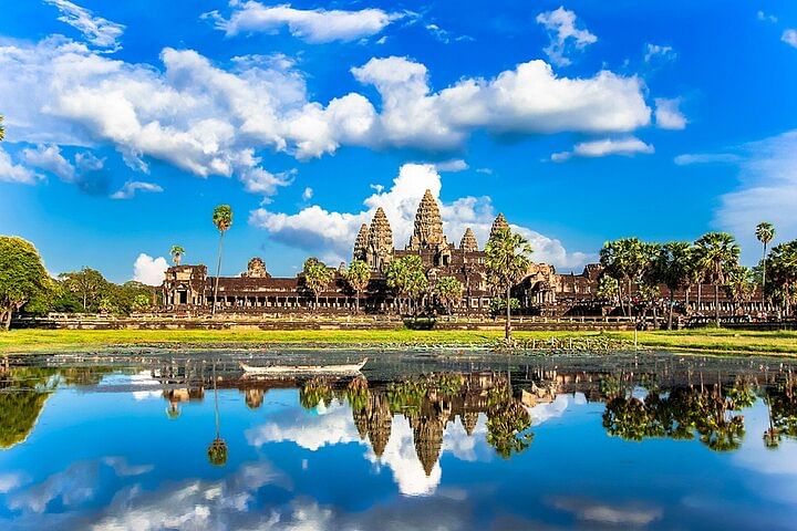 Private Tour of Siem Reap & Battambang: Temples, Cruise & Culture