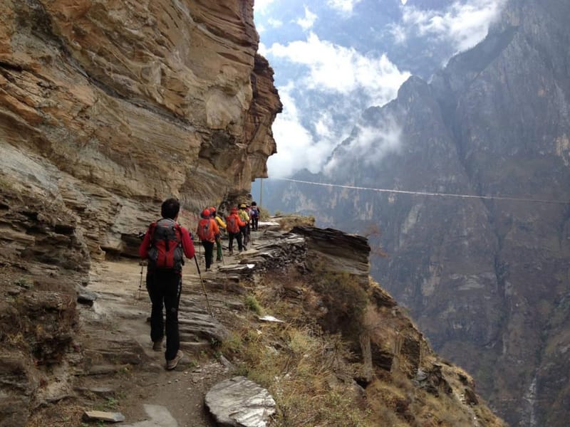 One-day Tiger Leaping Gorge Hiking Tour From Lijiang