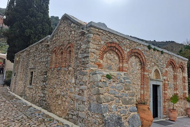 2 Days Tour-Knossos Arch Museum Lasithi Plateau and Wine Tasting  5