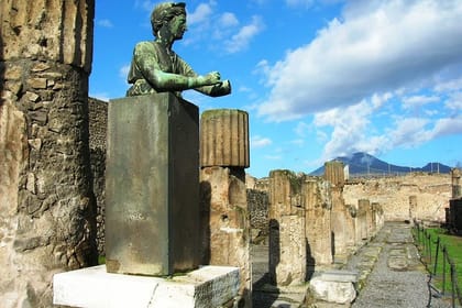 POMPEII & NAPLES tour from Naples – Group Tour with Street Food Tasting
