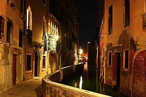 Venice by Night Walking Tour: Uncover Highlights and Hidden Gems